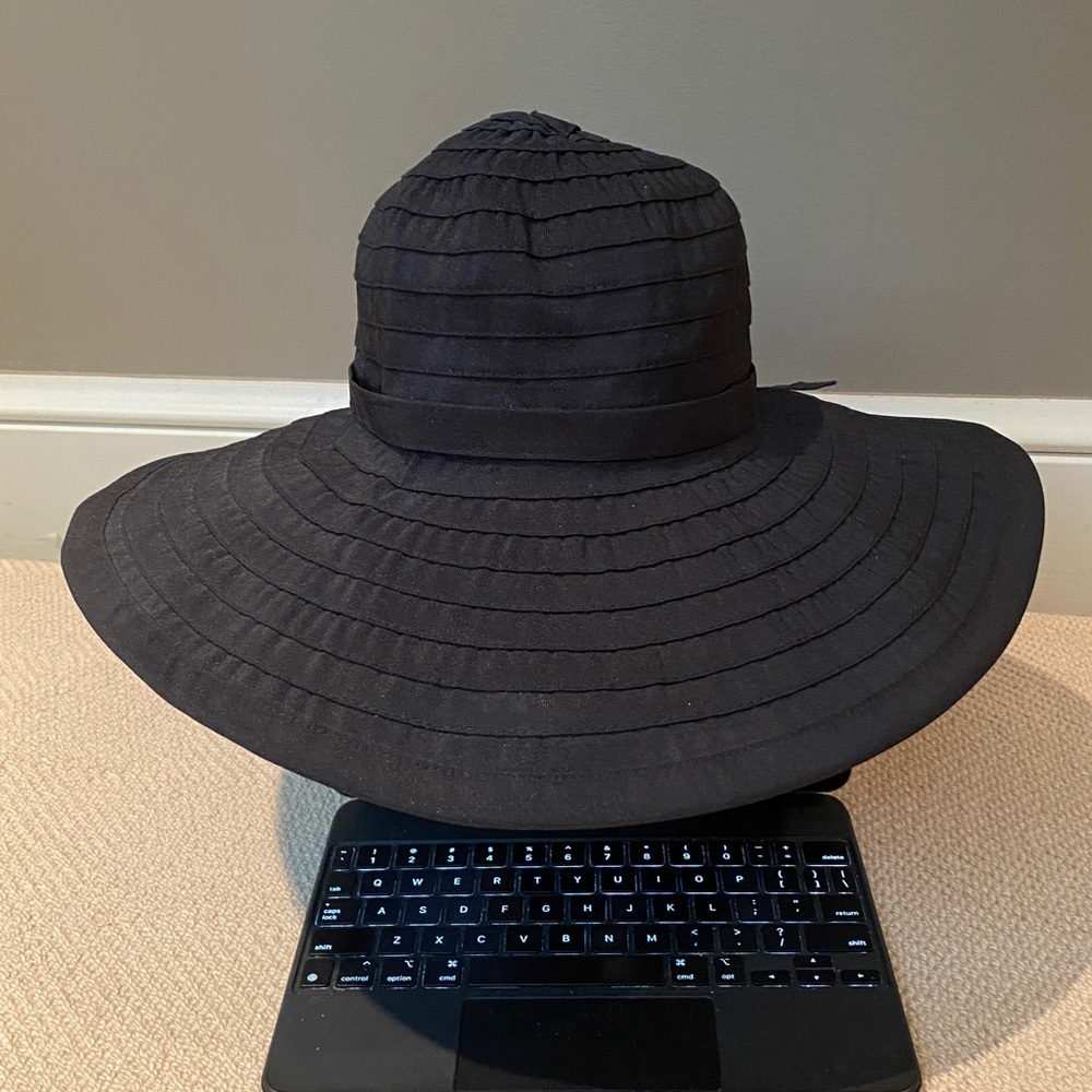 San Diego Hat , women’s one-size black sun hat w bow. NEW - never worn!